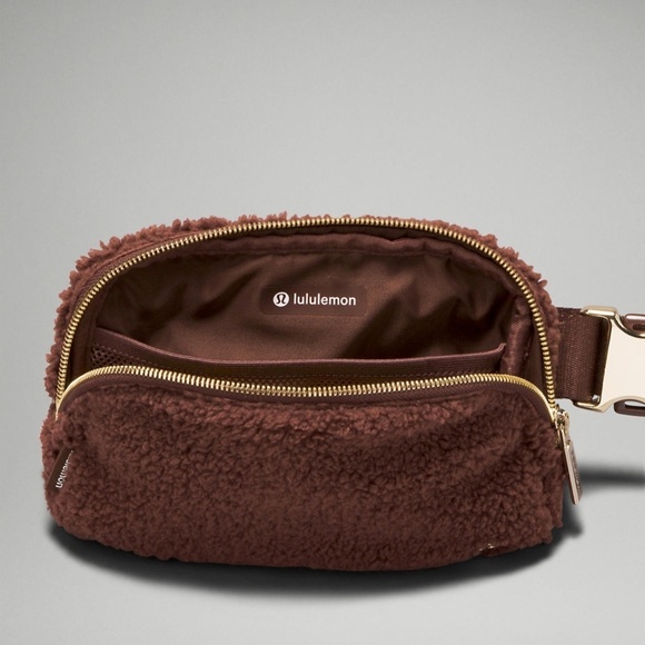 NWT Lululemon Everywhere Brown Fleece Belt Bag 1L - Picture 4 of 9
